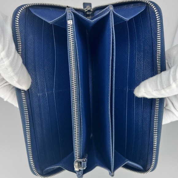 💙Prada Navy Blue Saffiano Leather Long Zip Around Wallet | PRELOVED!!💙 - Picture 6 of 9